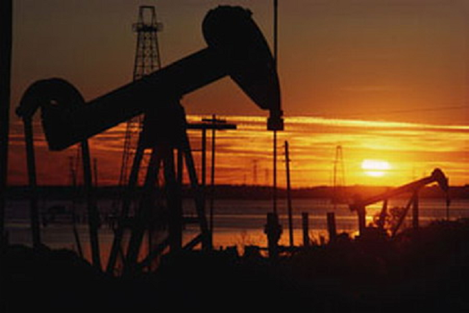 Le pétrole tombe sous 50 dollars le baril à New York pour la première fois depuis presque six ans